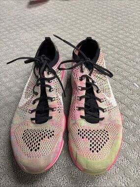 Nike Lightweight Women's Knit Running Sneakers in Multi-Color (Pink/Green)